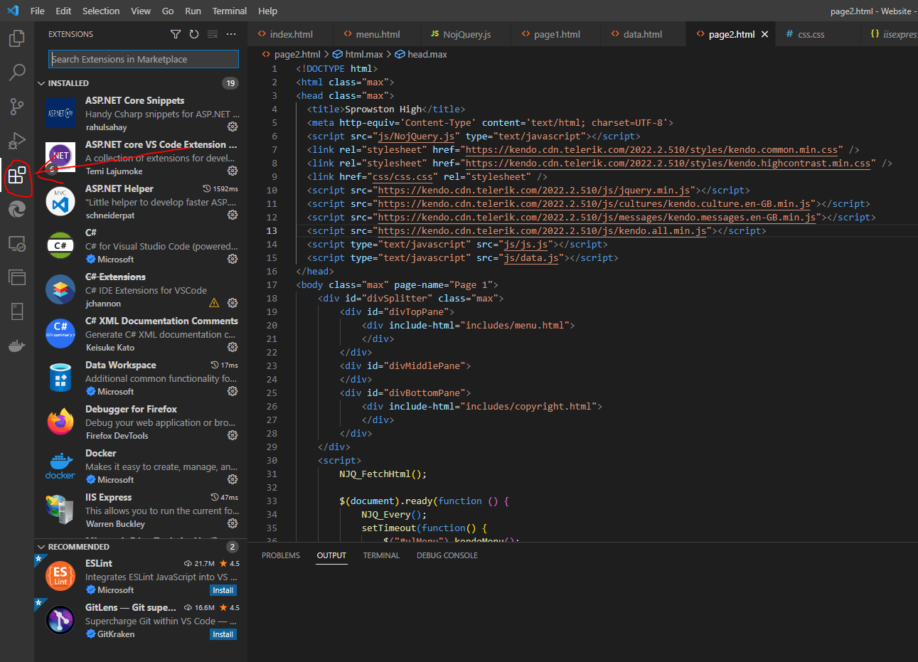 A red arrow points to the extensions icon in the left-hand menu of VS Code. The icon has four squares, one of which is being lifted out of alignment