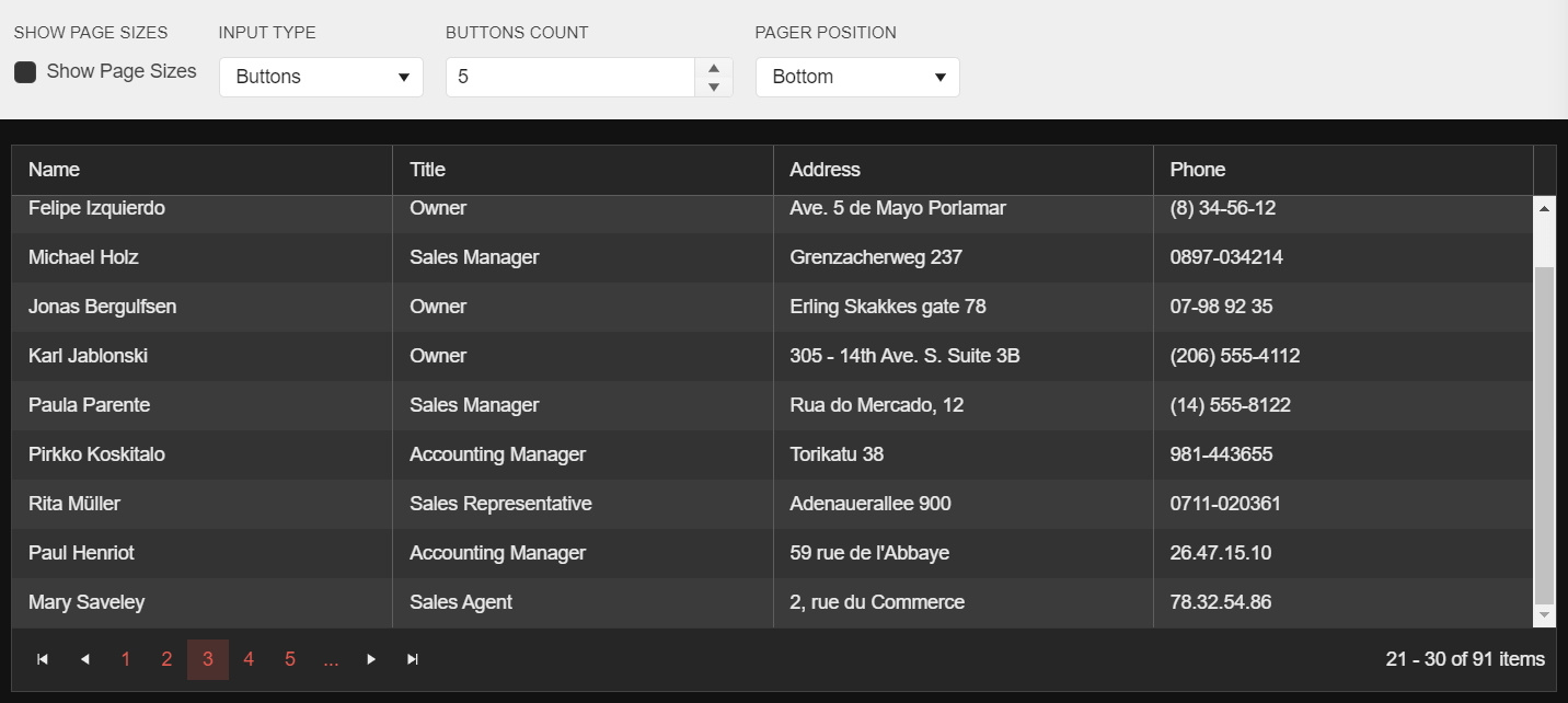 Blazor grid with multiple page options set: show page sizes - yes, input type - buttons, button count - 5, pager position - bottom