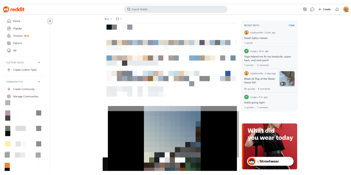 When a user logs into the Reddit website, the sidebars are full of custom-tailored content (plus some ads). They see Custom Feeds, bookmarked communities, as well as recently viewed posts.