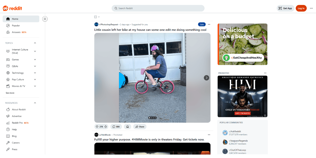 When a visitor enters the Reddit website without logging in, the sidebars are full of generic yet helpful content. The sidebar on the left with navigation links point them to popular topics and resources, for example.